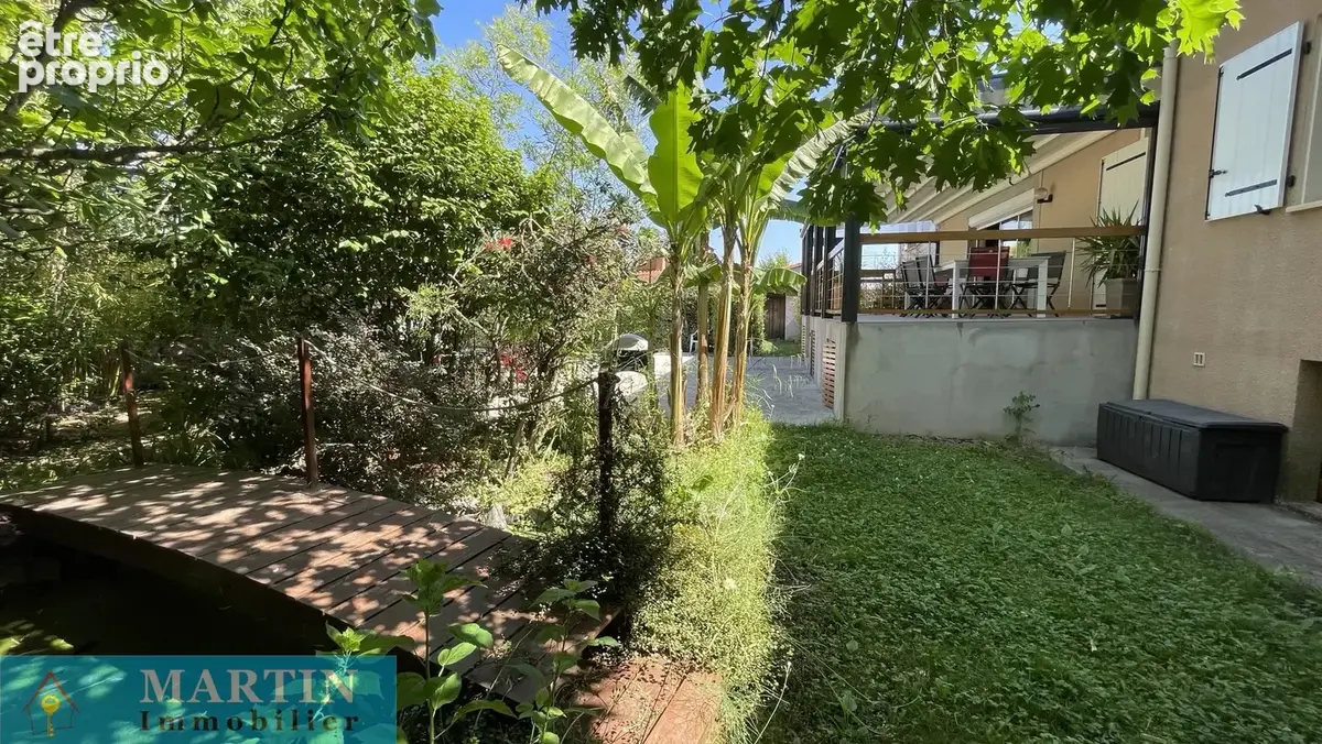 Magnifique villa avec piscine et terrain arbore - photo 3
