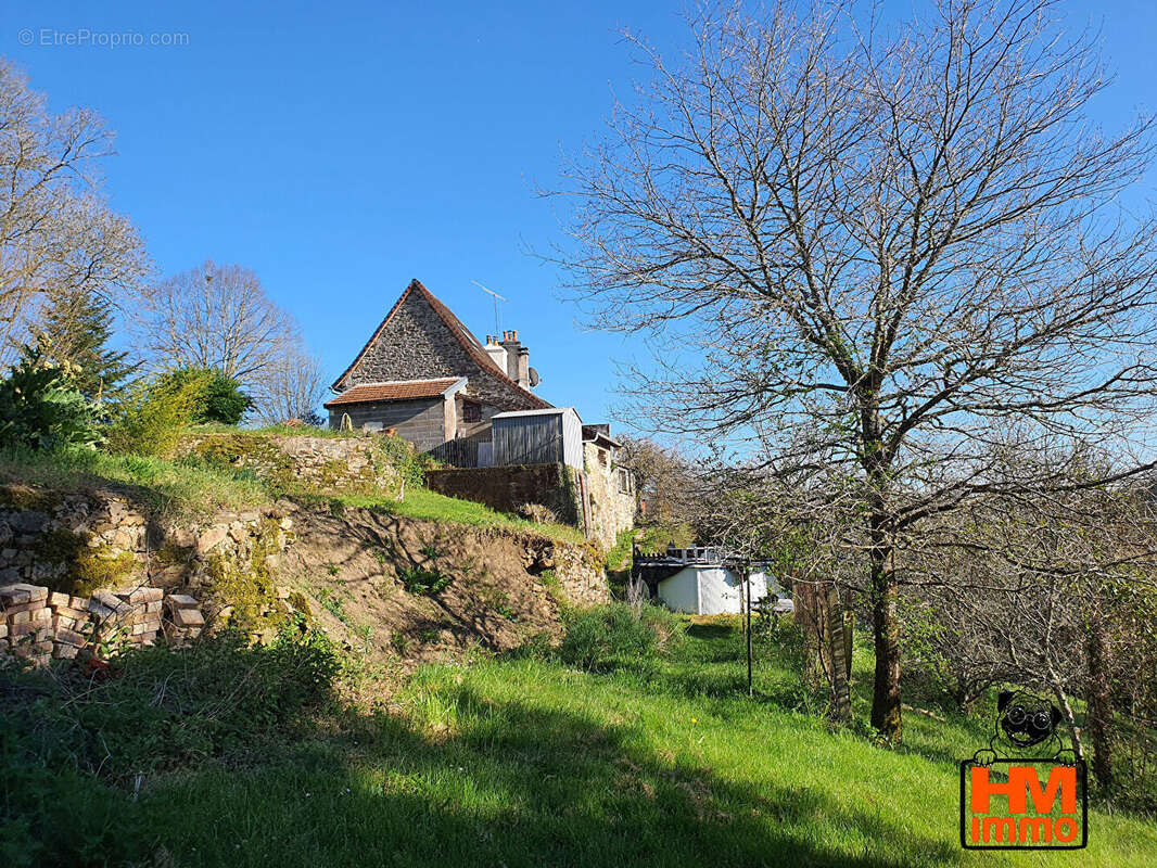 Maison à JUMILHAC-LE-GRAND