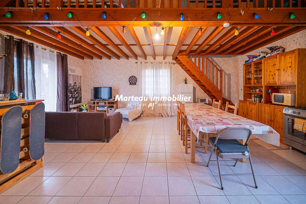 Maison à LOUPLANDE
