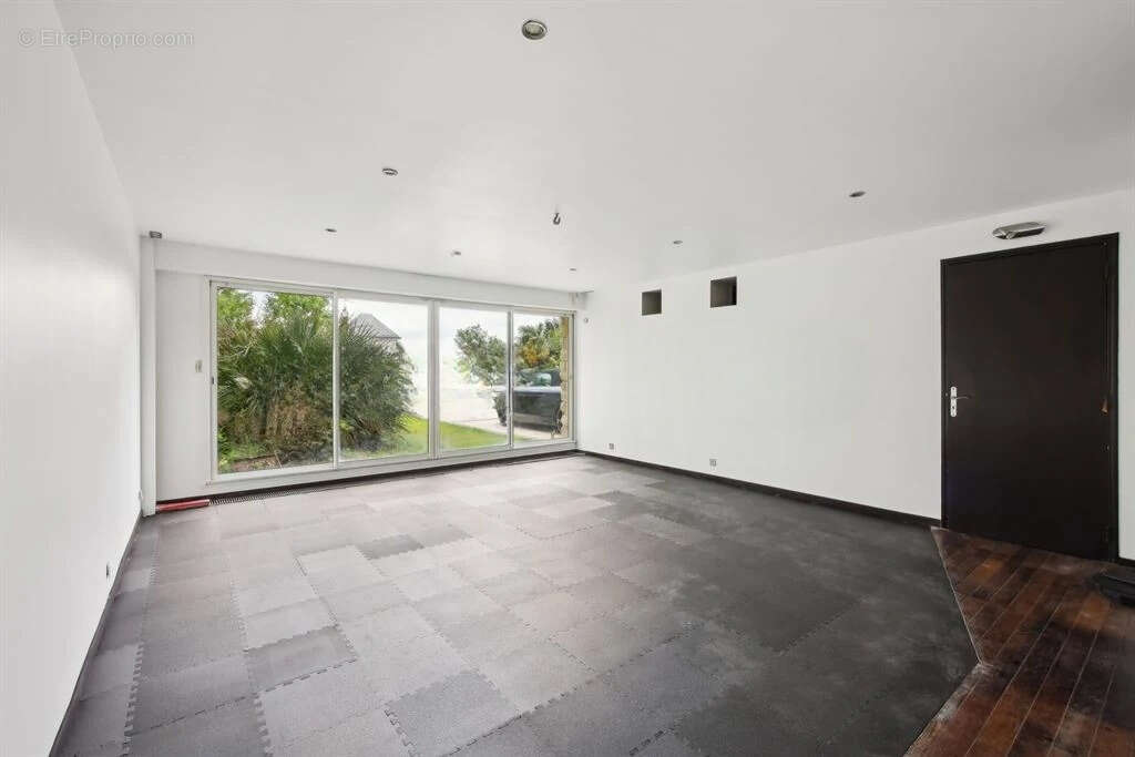 Maison à LA CELLE-SAINT-CLOUD