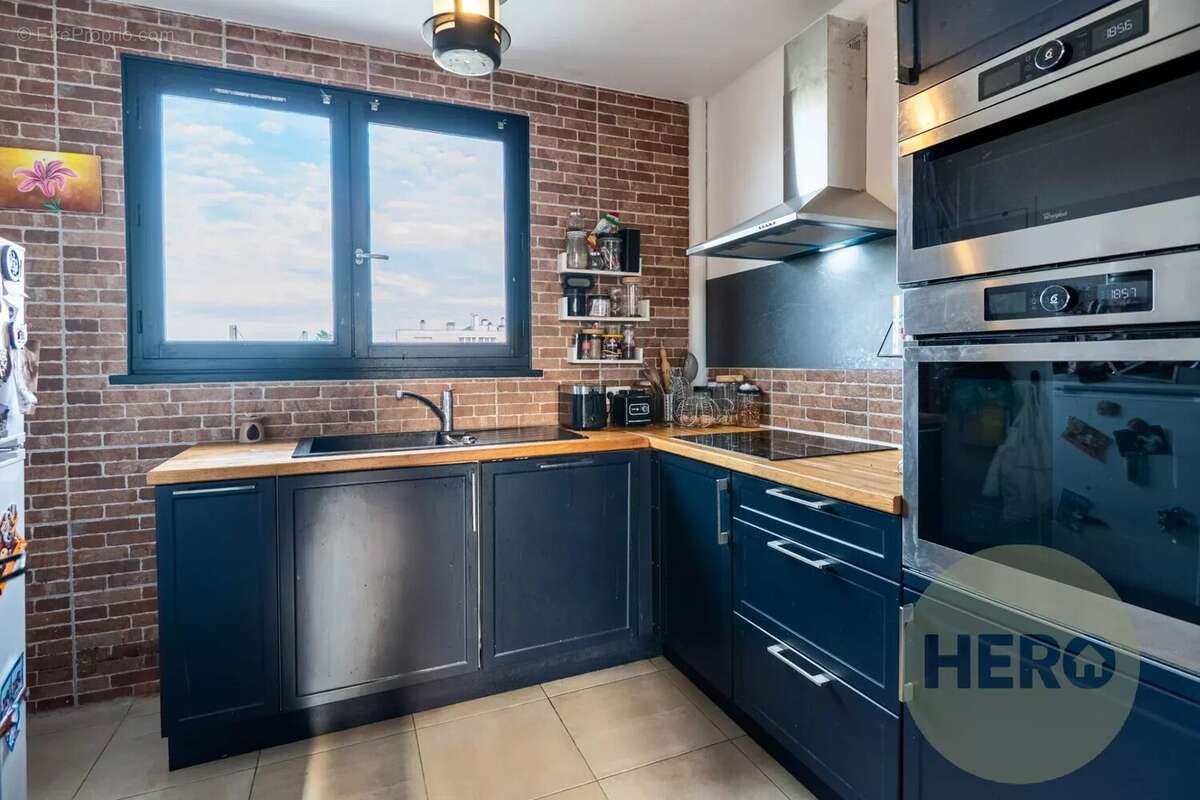 Appartement à LES CLAYES-SOUS-BOIS