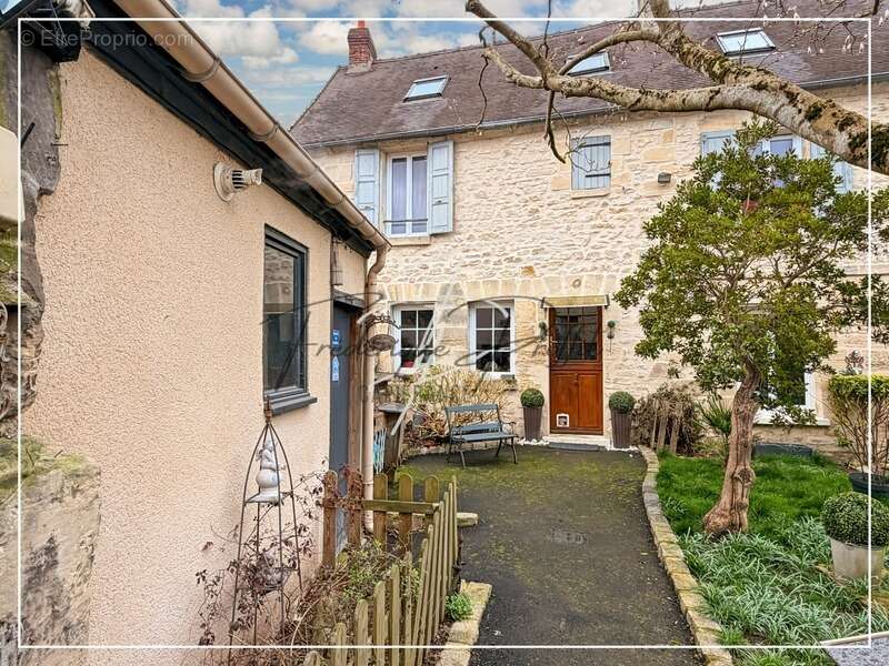 Maison à BALAGNY-SUR-THERAIN