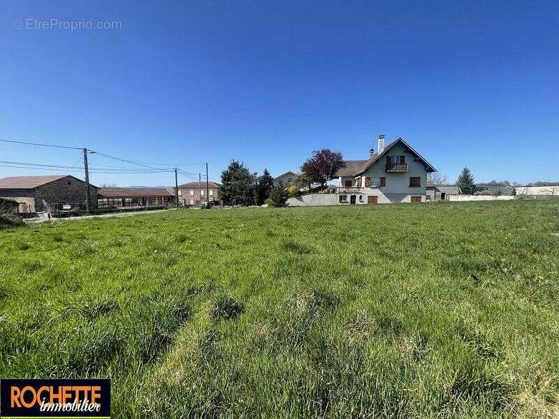 Terrain à SAINT-JODARD