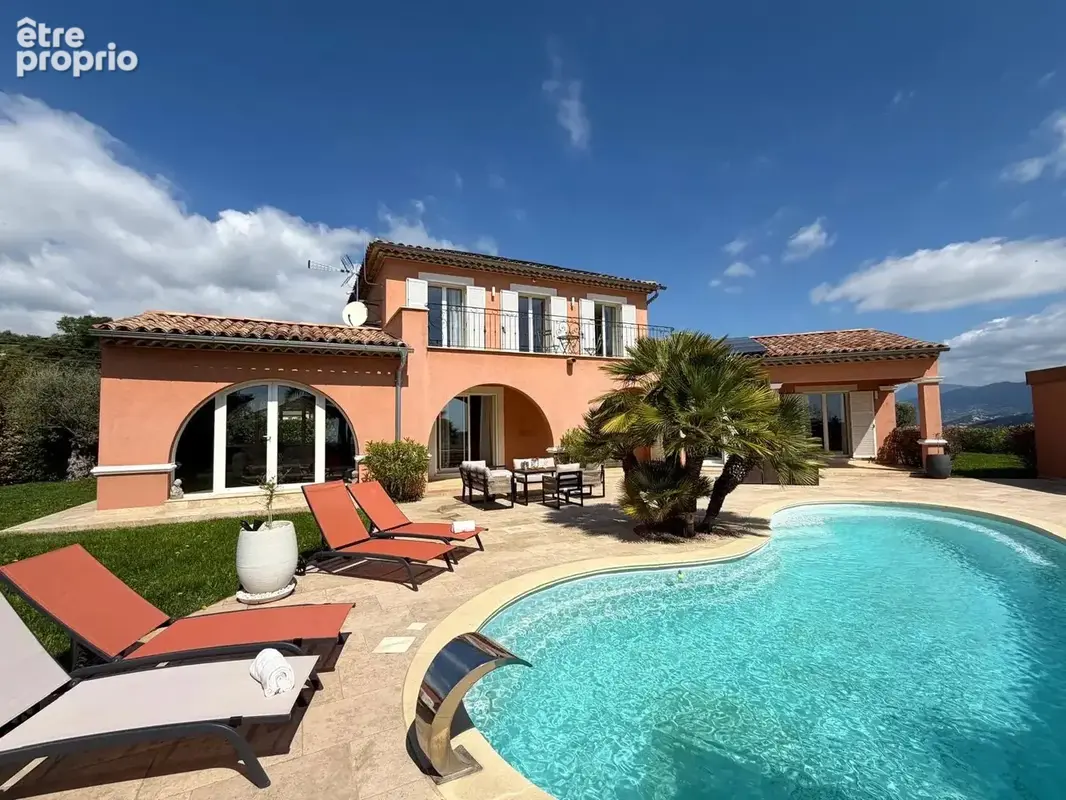 Photo Maison à Saint-Laurent-Du-Var au prix de 1 560 000€