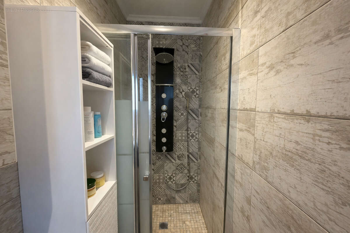 Maison à SAINT-LAURENT-DE-LA-SALANQUE