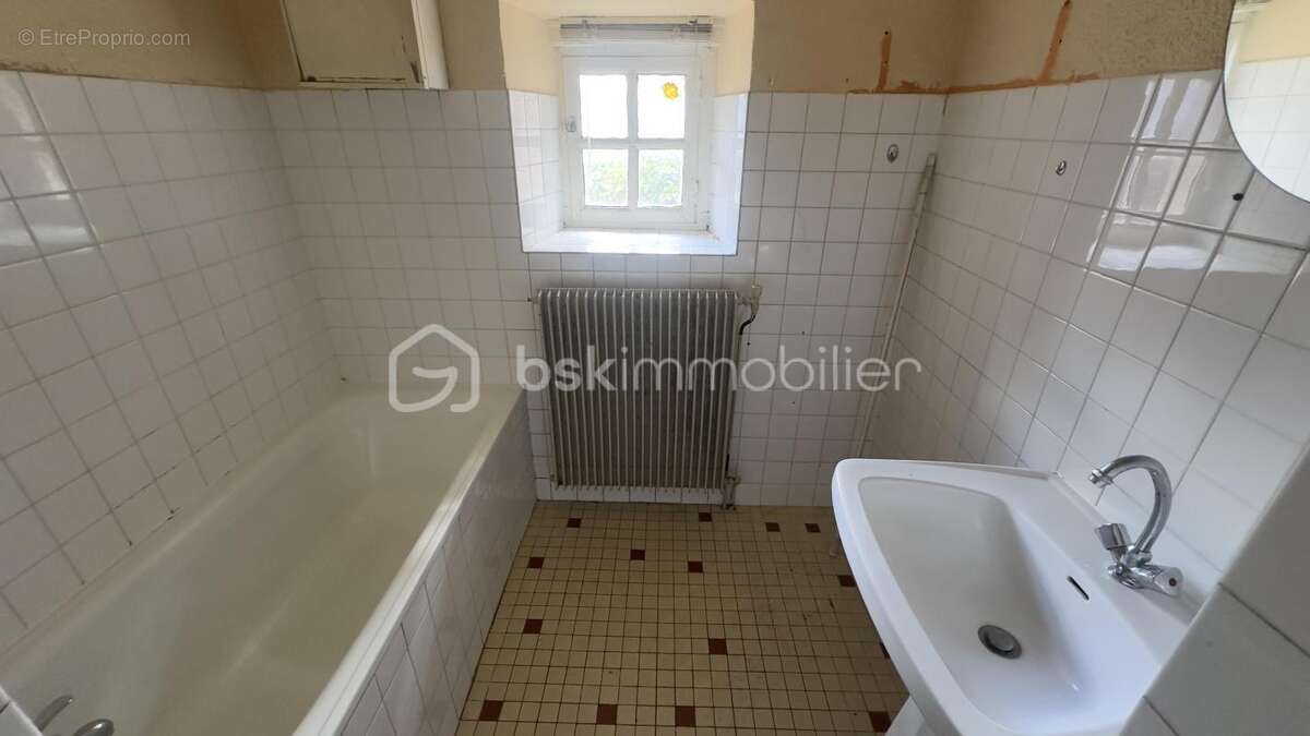Maison de 101 m² avec 850m2 de terrain à La Vayssière (Flavin) - photo 7