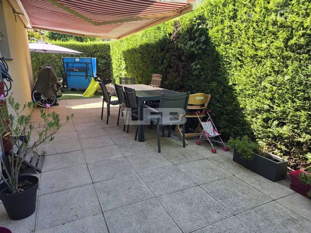 Maison + petit terrain avec terrasse + deux parkings - photo 2