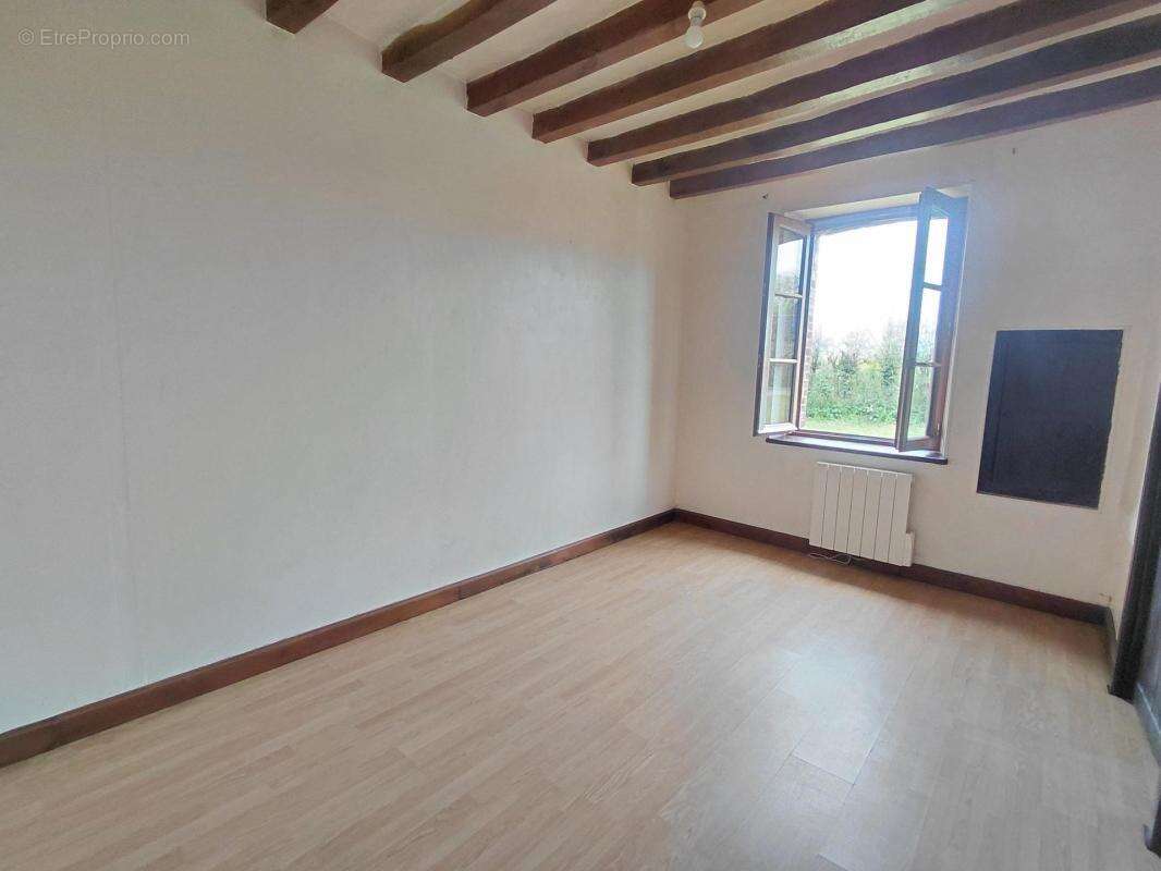Maison en campagne à rénover, 125m² au sol, étang - photo 4