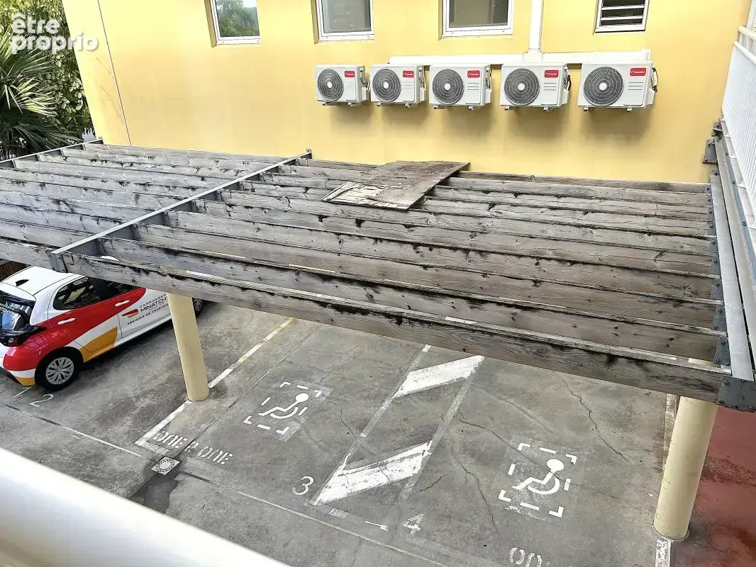 A acheter - bureaux avec 7 stationnements - photo 9