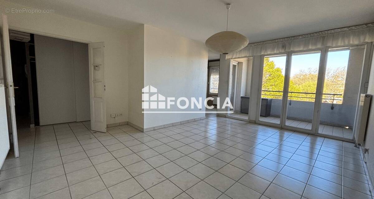 Appartement à BRON