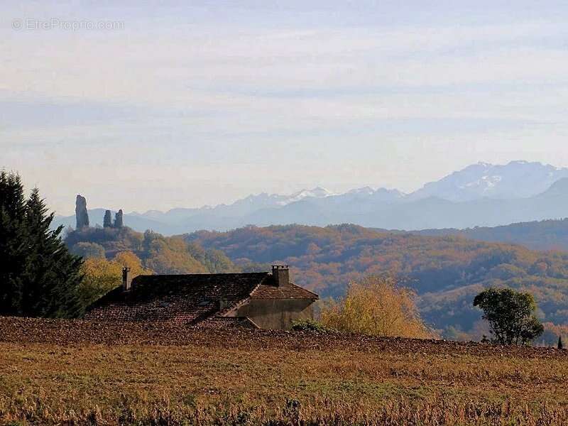 Une charmante ferme gasconne avec une vue imprenable sur les Pyrénées. - photo 3