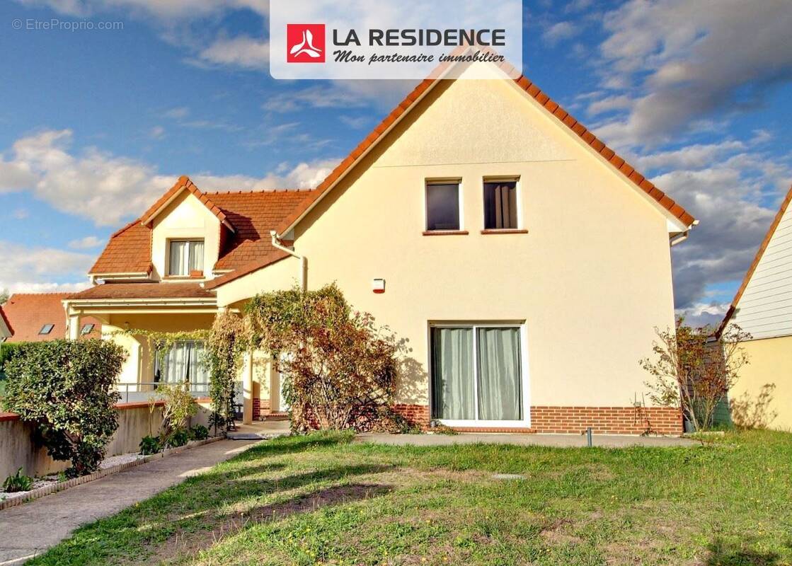 Maison à SAINT-ETIENNE-DU-ROUVRAY