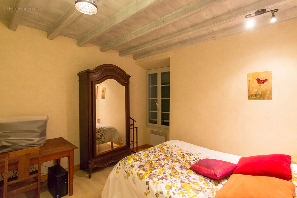 Maison de village 4 pièces avec cour intérieure et jardin - VARAIGNES (24) - photo 7