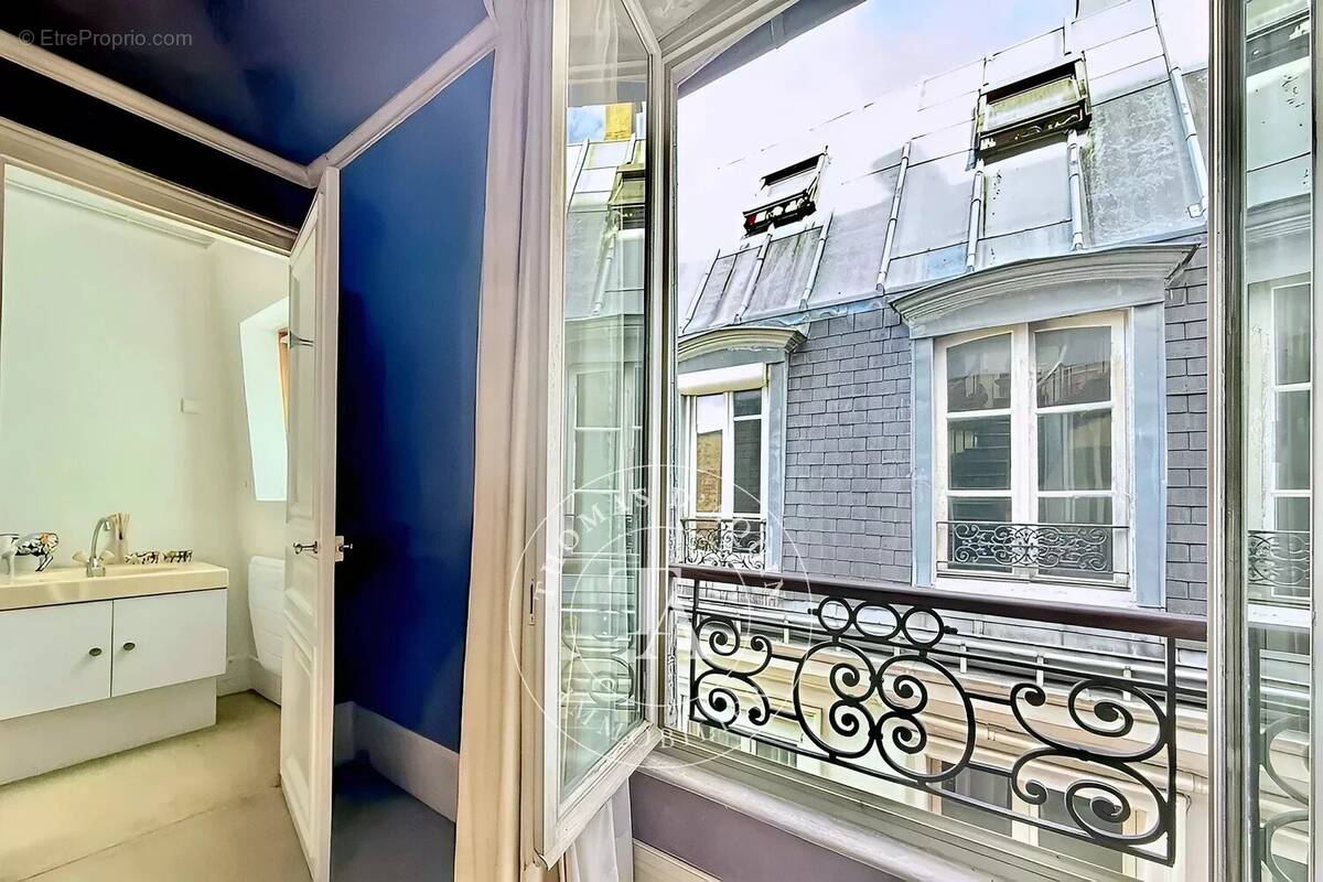 Appartement à PARIS-10E