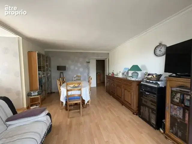 Appartement 4 pièces 78 m² à vendre à Le Bourget (93350) - photo 2