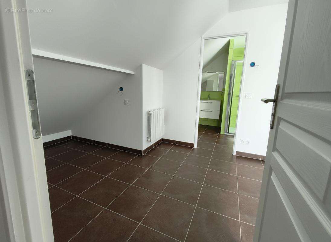 Maison  mitoyenne en triplex 3 pièce(s)  80 m2 - photo 9