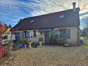 Maison à LES BORDES