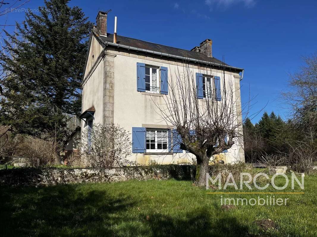 Maison à CHAMBON-SAINTE-CROIX