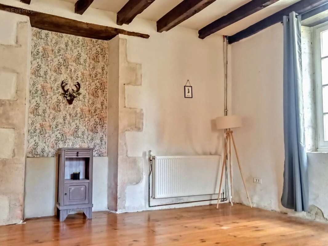 Maison à CONFOLENS