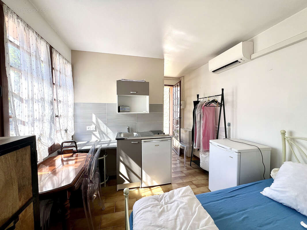 13013 MARSEILLE / Les Olives : Maison 3/4 pièces + studio indépendant sur 434m2 de terrain avec piscine. - photo 16