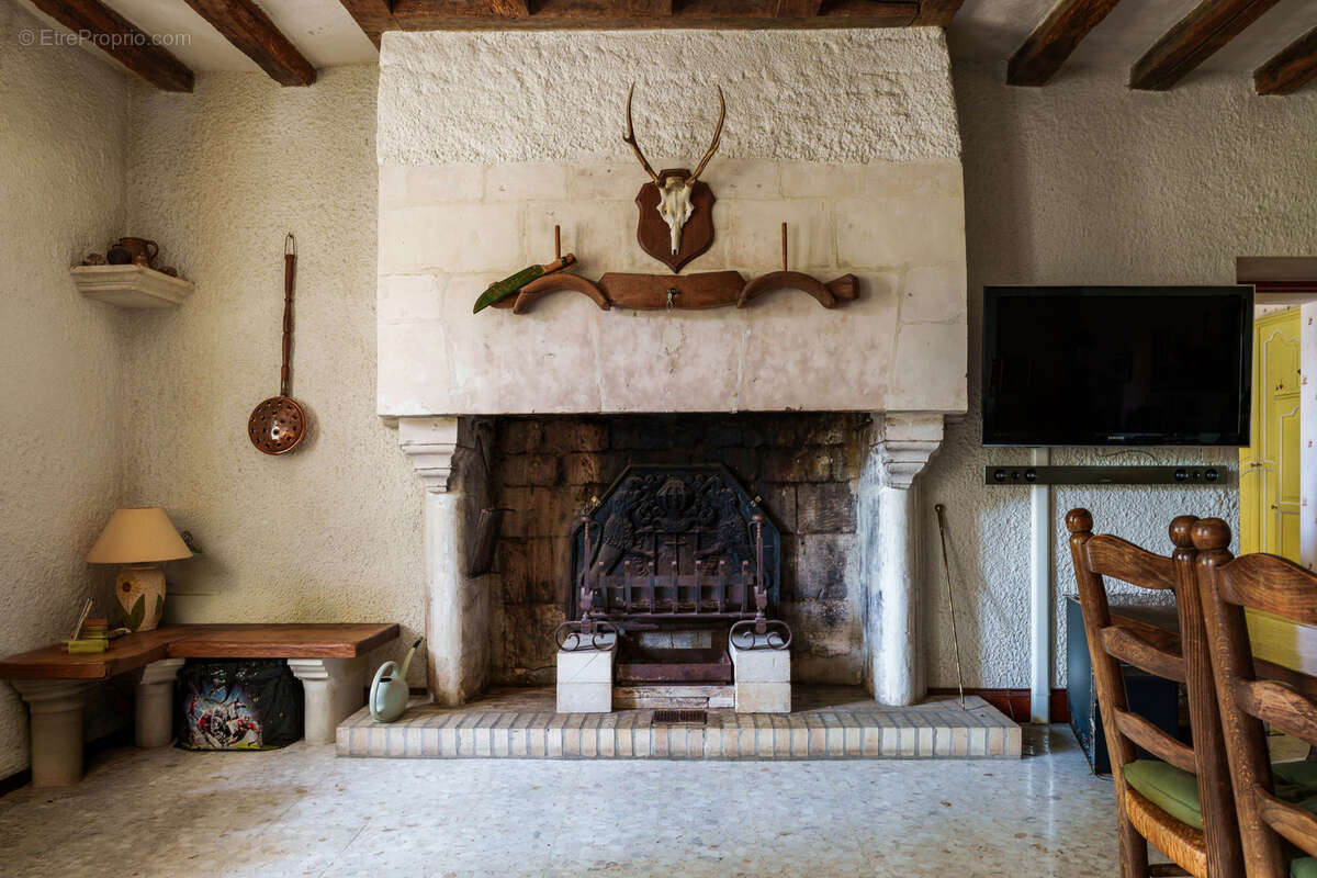 Ancien corps de ferme fortifié du XVIᵉ siècle   Une propriété de caractère aux multiples possibilités - photo 5