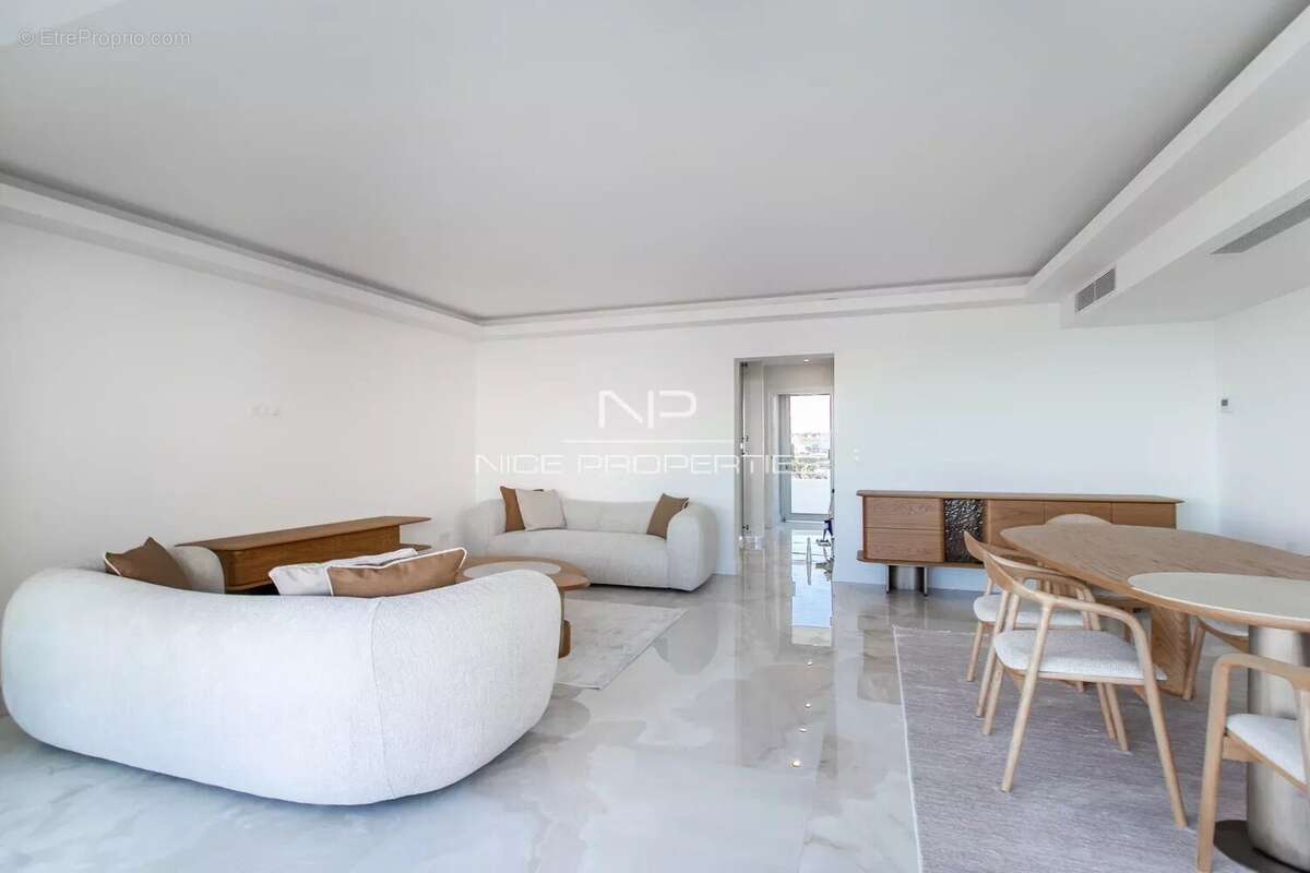 Appartement à VILLENEUVE-LOUBET