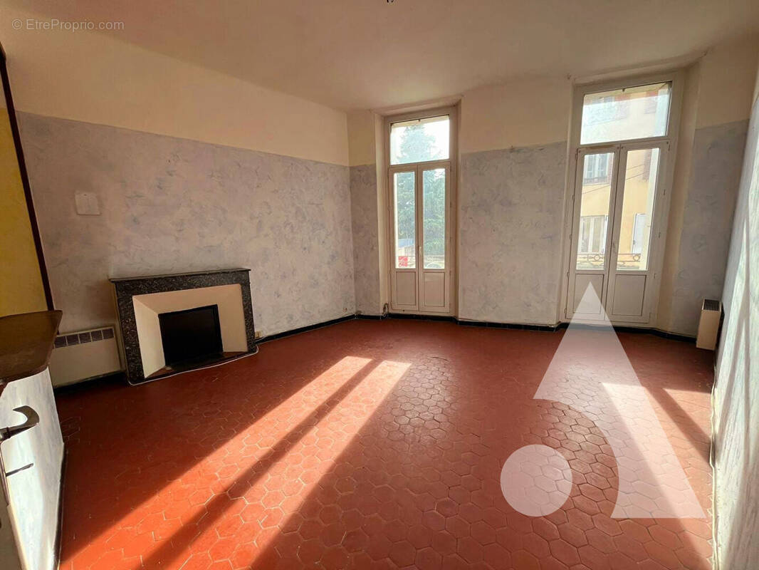 Appartement à SALERNES