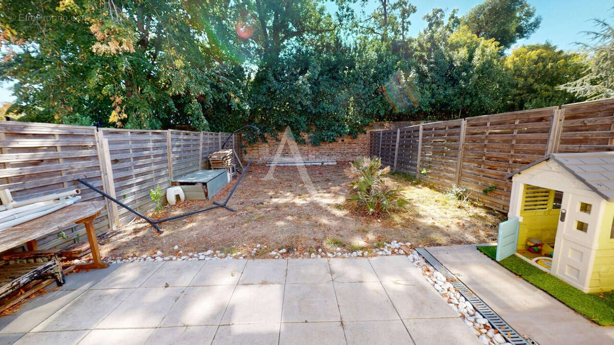 Maison Daux 4 pièce(s) 152 m² sur 336 m² de terrain - photo 9
