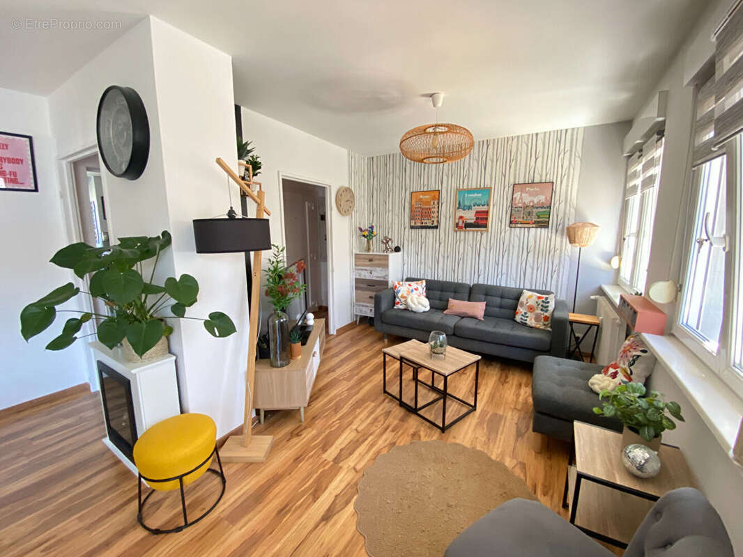 Appartement 4 pièces à Cernay : le charme au 2ème étage avec balcon ensoleillé ! - photo 4