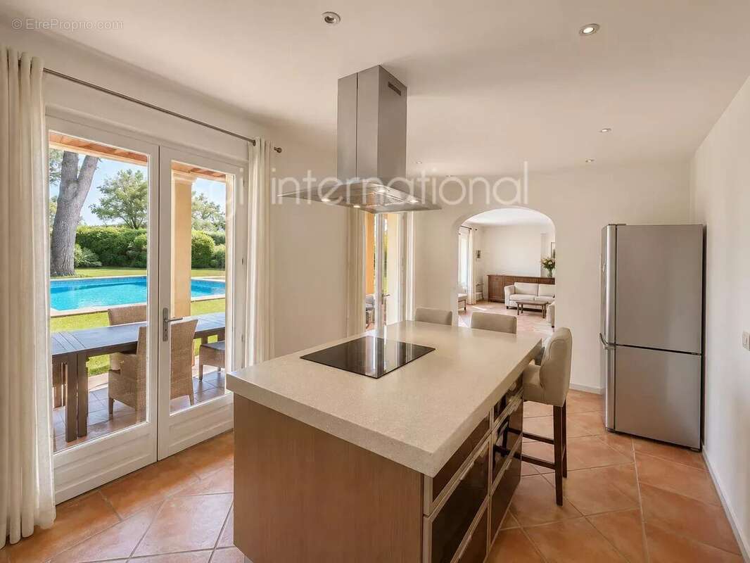 Ref 2361 - saint-tropez - villa provençale - proche centre - photo 6