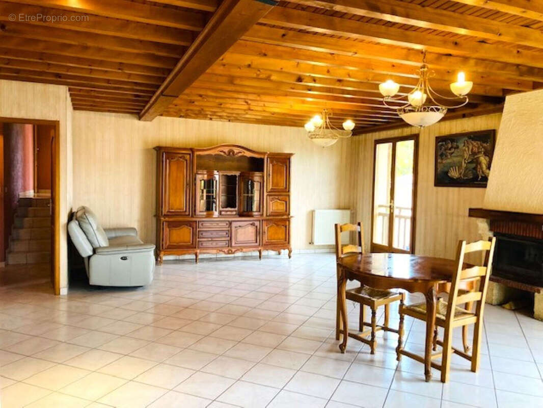 Maison à SAINT-GEORGES-D'ESPERANCHE