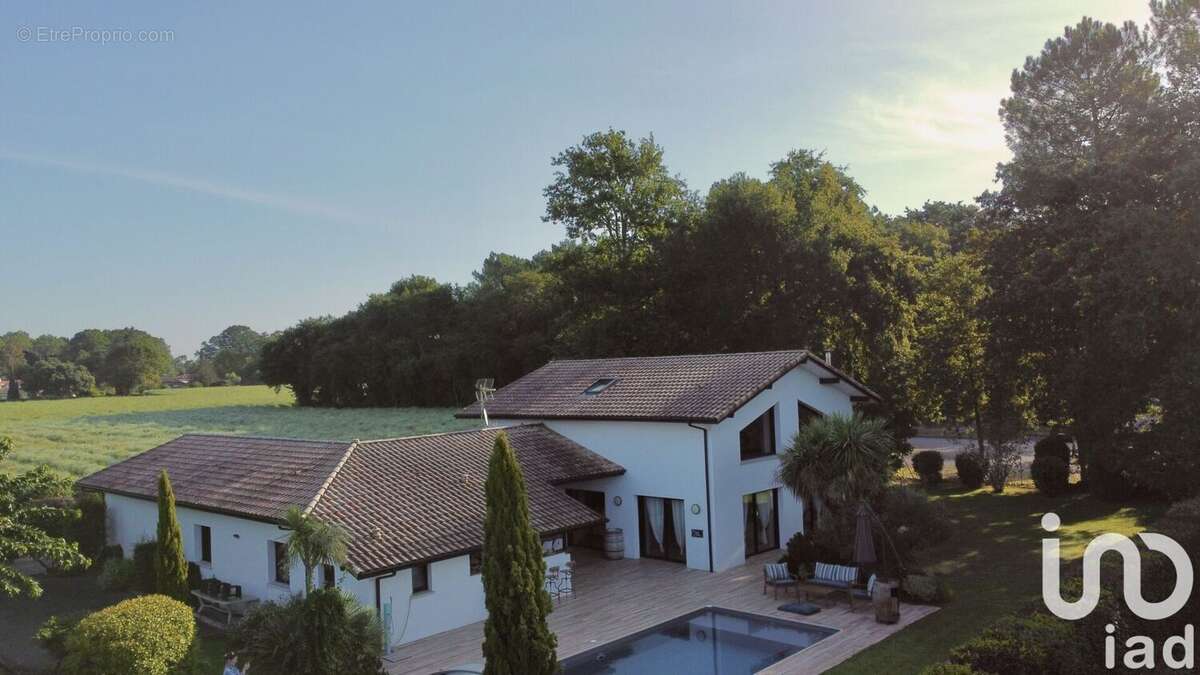 Photo 9 - Maison à SAUBION