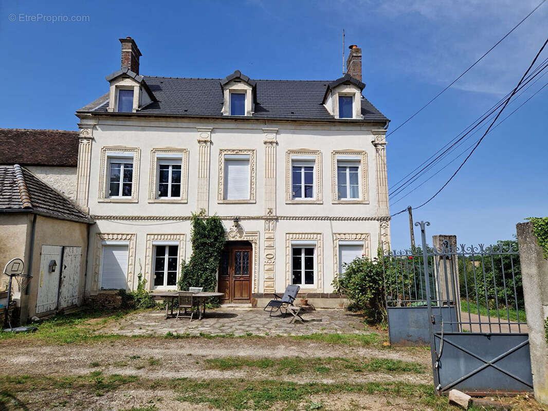 Maison à POURRAIN