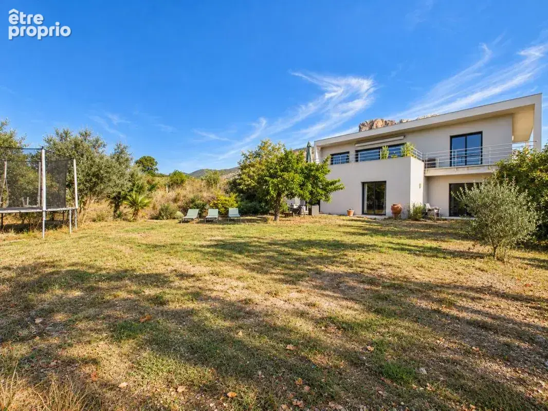 Villa contemporaine avec terrain piscinable a afa - photo 17