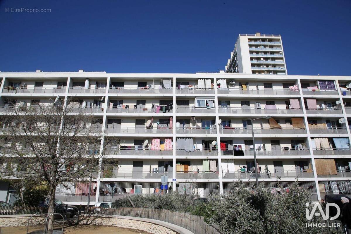 Photo 1 - Appartement à MARSEILLE-3E