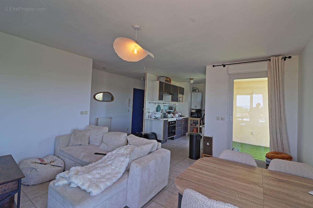 Appartement T2 Bourgoin Jallieu, 48 m² + garage et parking - photo 3