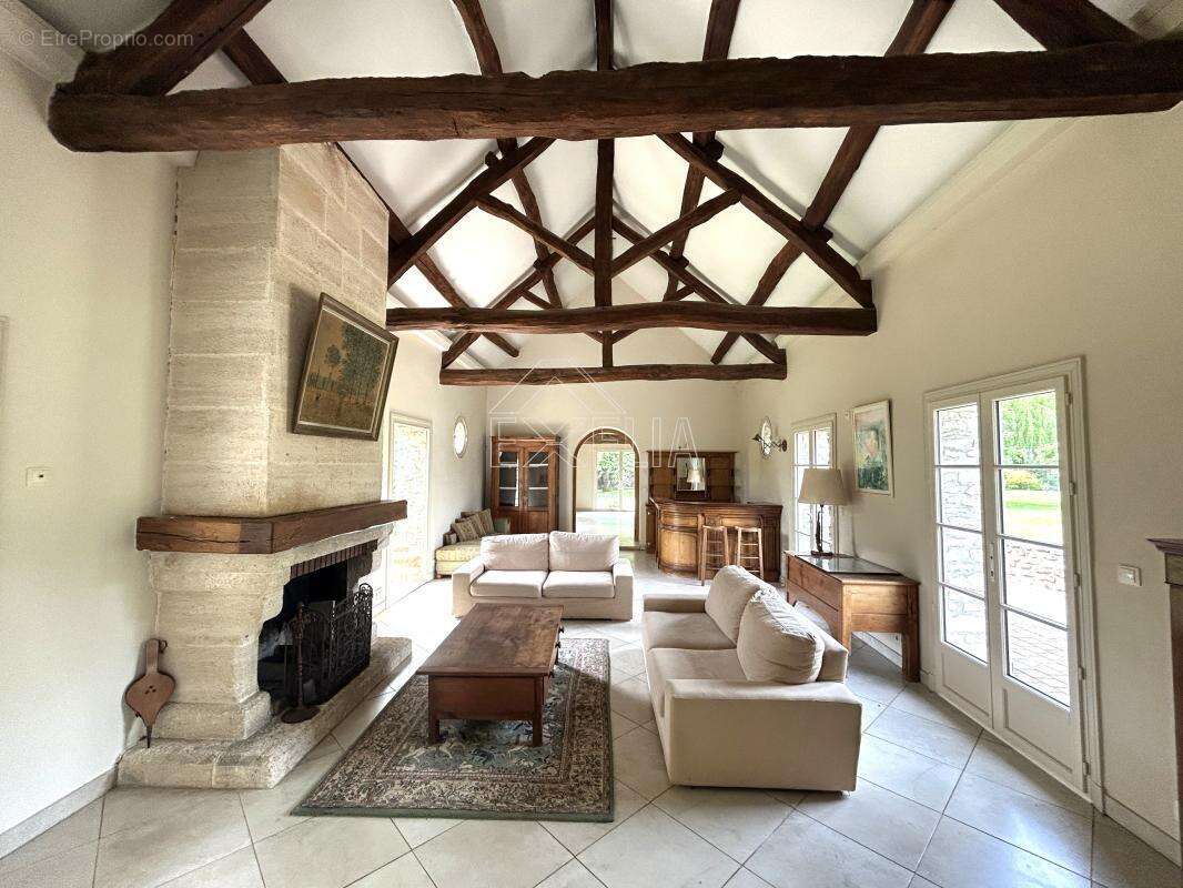Propriété de caractère 12 pièces 638 m² avec piscine, dépendances équestres et parc de 1,4 ha à Villegats - photo 7