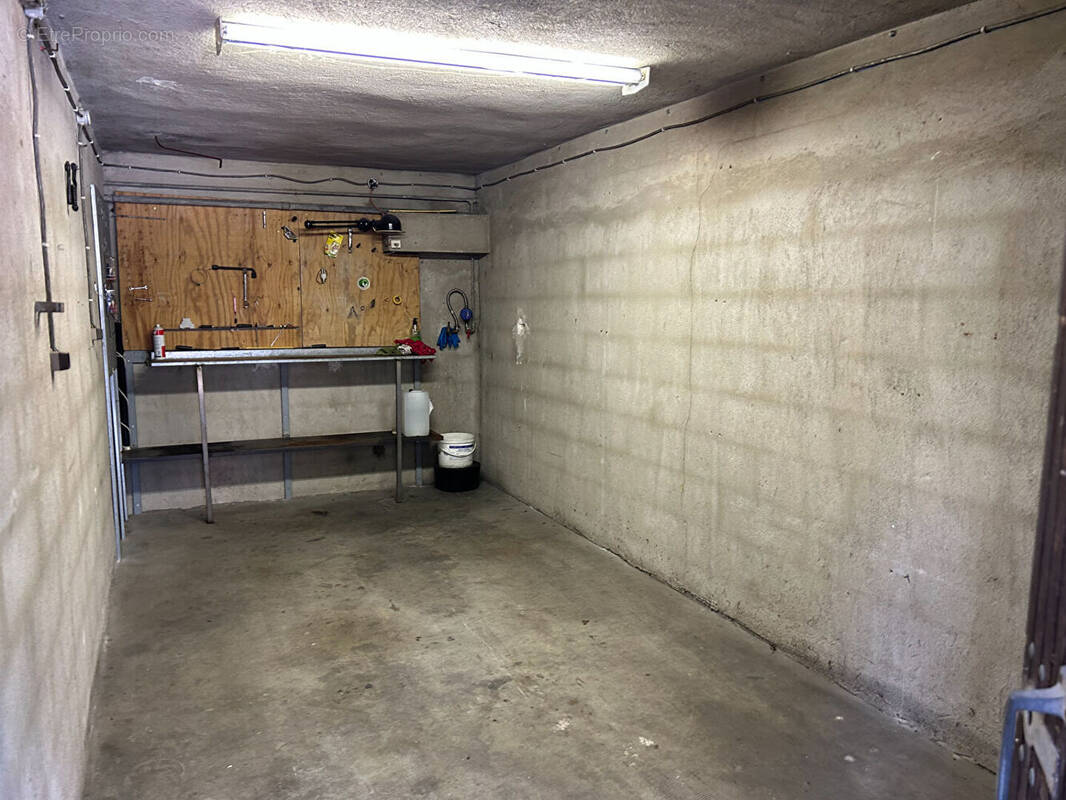 Parking à MARSEILLE-14E