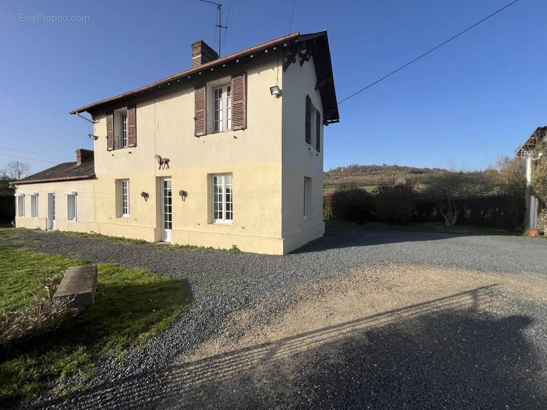 Maison à MONTREUIL-EN-AUGE