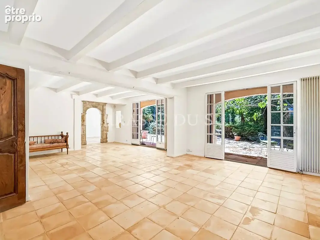 Vente Maison 10 Pièces de 229 m2 sur Parcelle de 2 558 m2 avec Terrasses, Piscine, Garages, au Calme Absolu - Puyricard - Aix en - photo 7