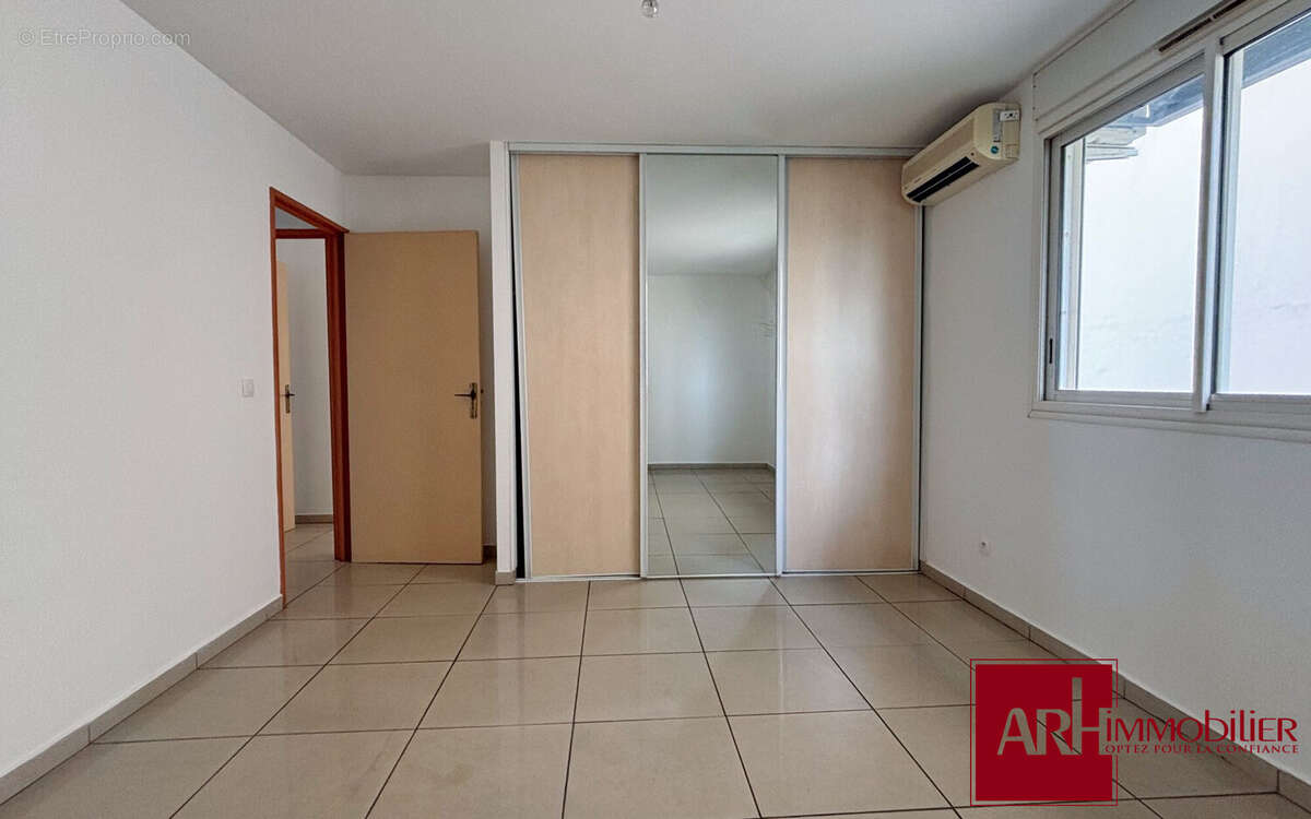 Appartement 101 m² à Saint-Denis  - photo 4