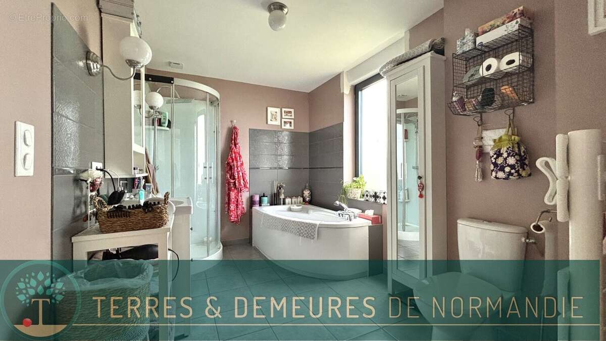 Maison à LE MESNIL-REAUME