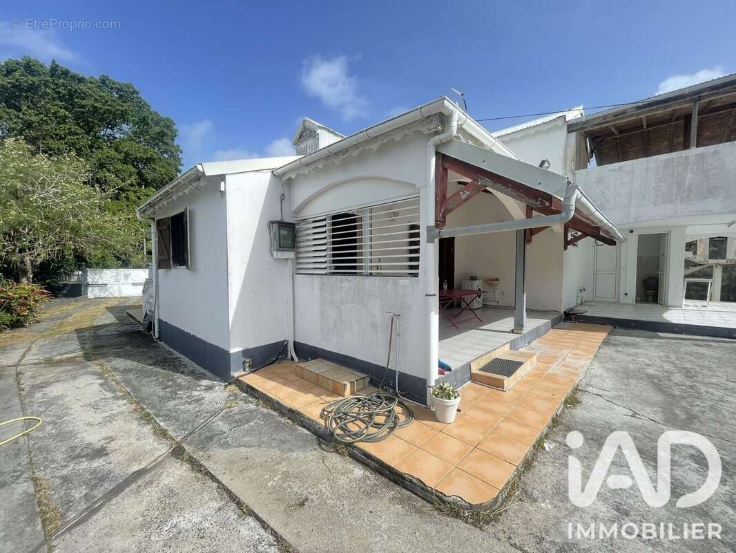 Maison 193 m² à Petit-Canal  - photo 8