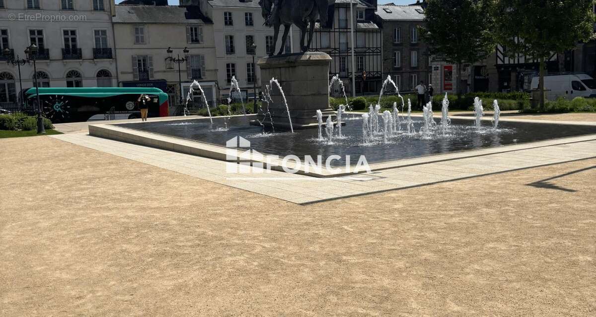 A moins de 15 minutes à pieds de l'hôtel de ville, écoles, commerces à proximité immédiate - photo 12