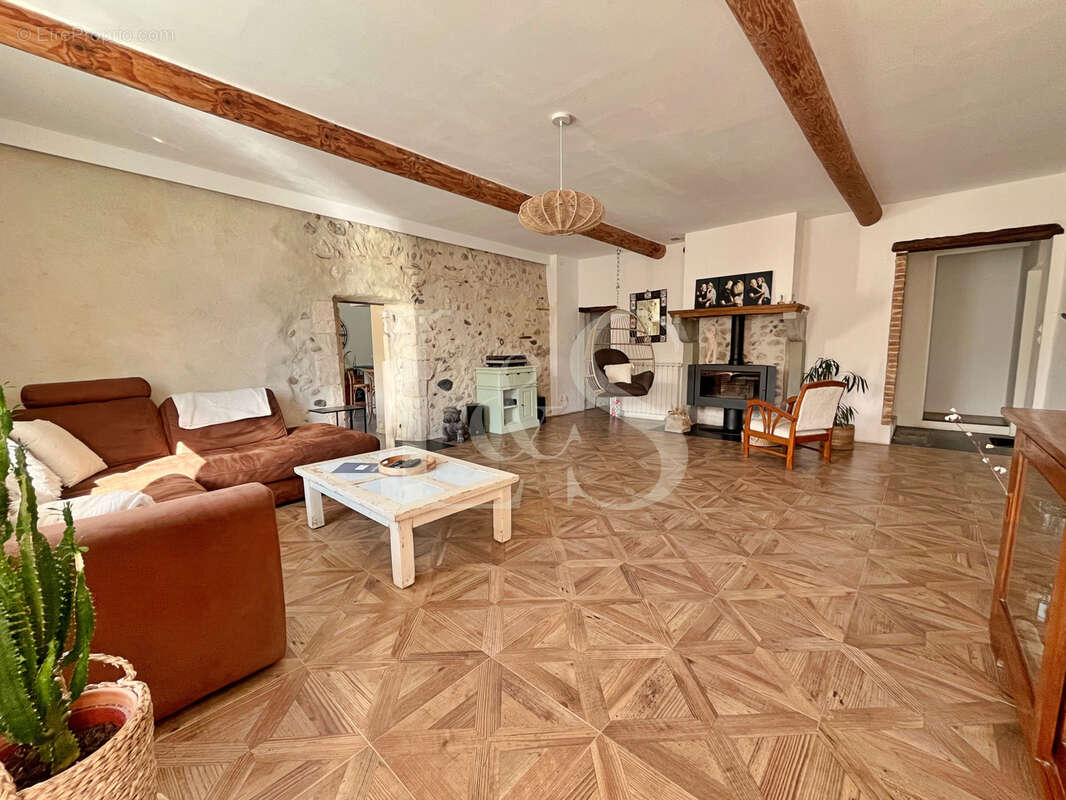 Maison à VIVIERS