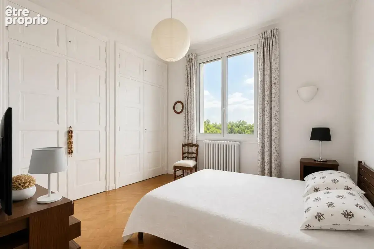 Appartement de 5 pièces de 174 m² à Saint-Étienne - photo 10