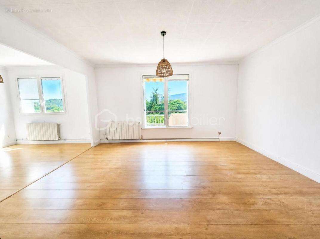 Appartement t4 avec balcon – 77,63 m² – ganges – proche toutes commodités - photo 2