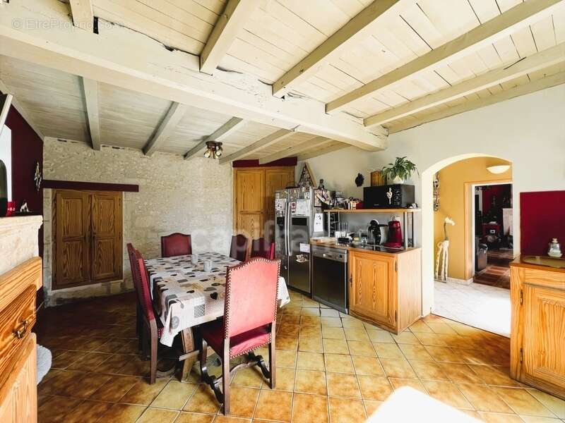 Maison à CHEVANCEAUX