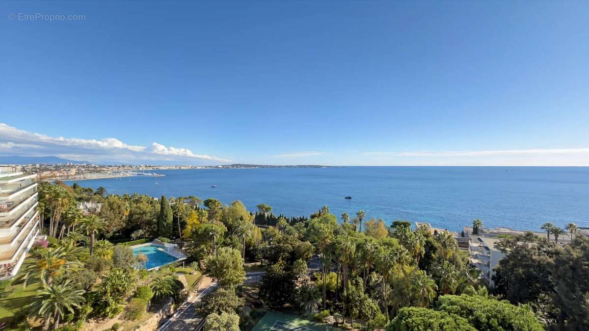 Appartement à VALLAURIS