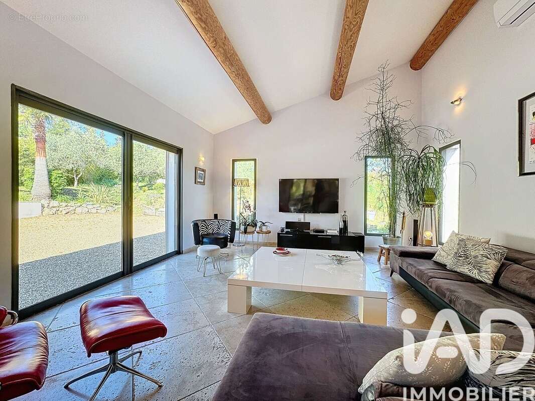 Photo 2 - Maison à GRIMAUD